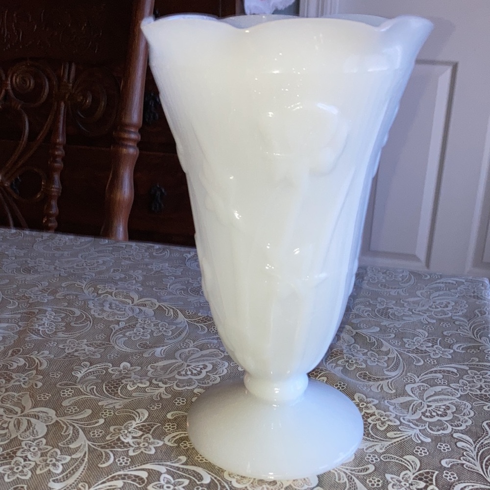 JEANETTE CO. MILKGLASS VASE, large & tall, iris pattern.         $49
